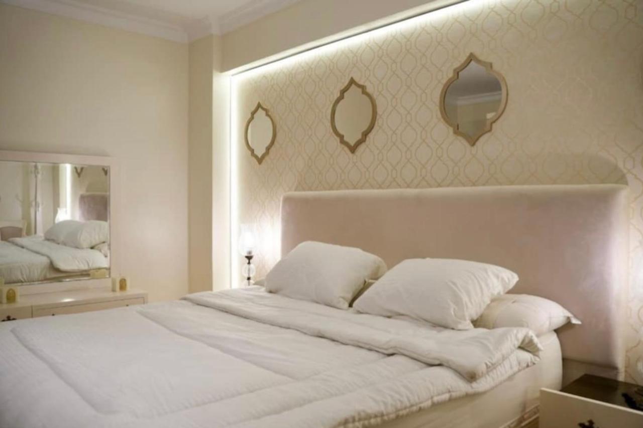 Modern In New Apartment *